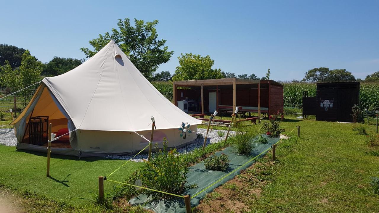 Bed and Breakfast La Petite Ferme De Pouillon - Parc Animalier - Aire De Loisirs Zewnętrze zdjęcie