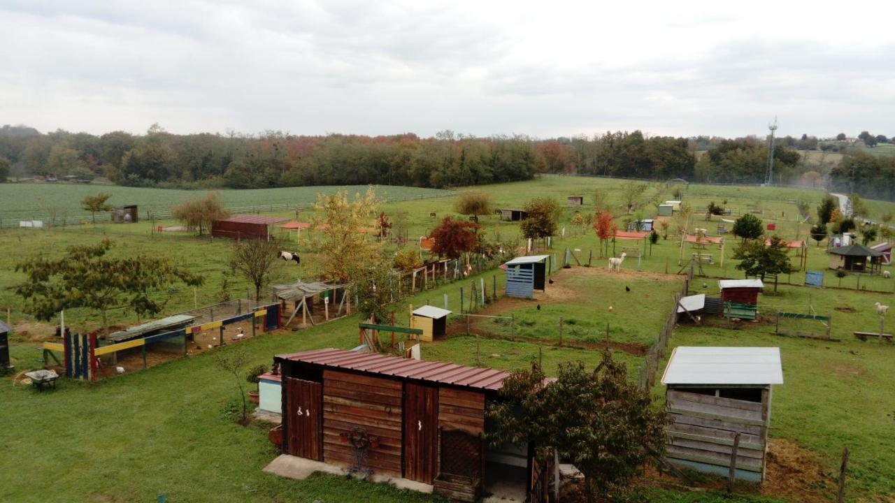 Bed and Breakfast La Petite Ferme De Pouillon - Parc Animalier - Aire De Loisirs Zewnętrze zdjęcie